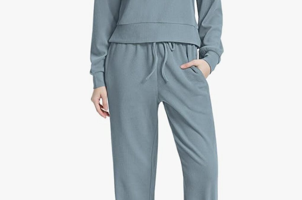 2 Piece Hoodie Sweatshirt + Sweatpants – Just $15.99 (Reg $60) Sizes Small – XX-Large